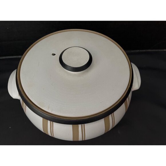 Denby Gourmet Stoneware Tan Vertical Stripes 2 qt Covered Casserole - Picture 2 of 15